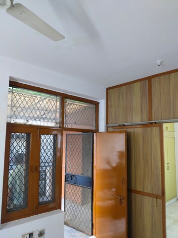 Room in 2 BHK Independent House at Sector 41 – for Rent