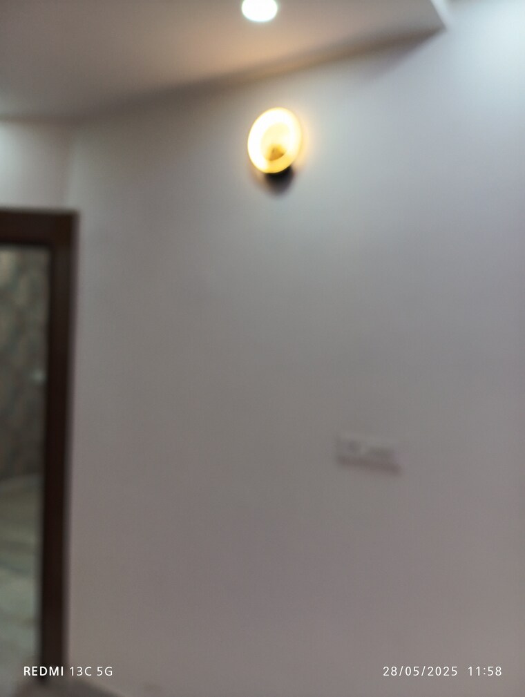 Room, shalimar garden 1.5 Bedroom 600 Sq.Ft. Builder Floor In Shalimar Garden Ghaziabad 8759915