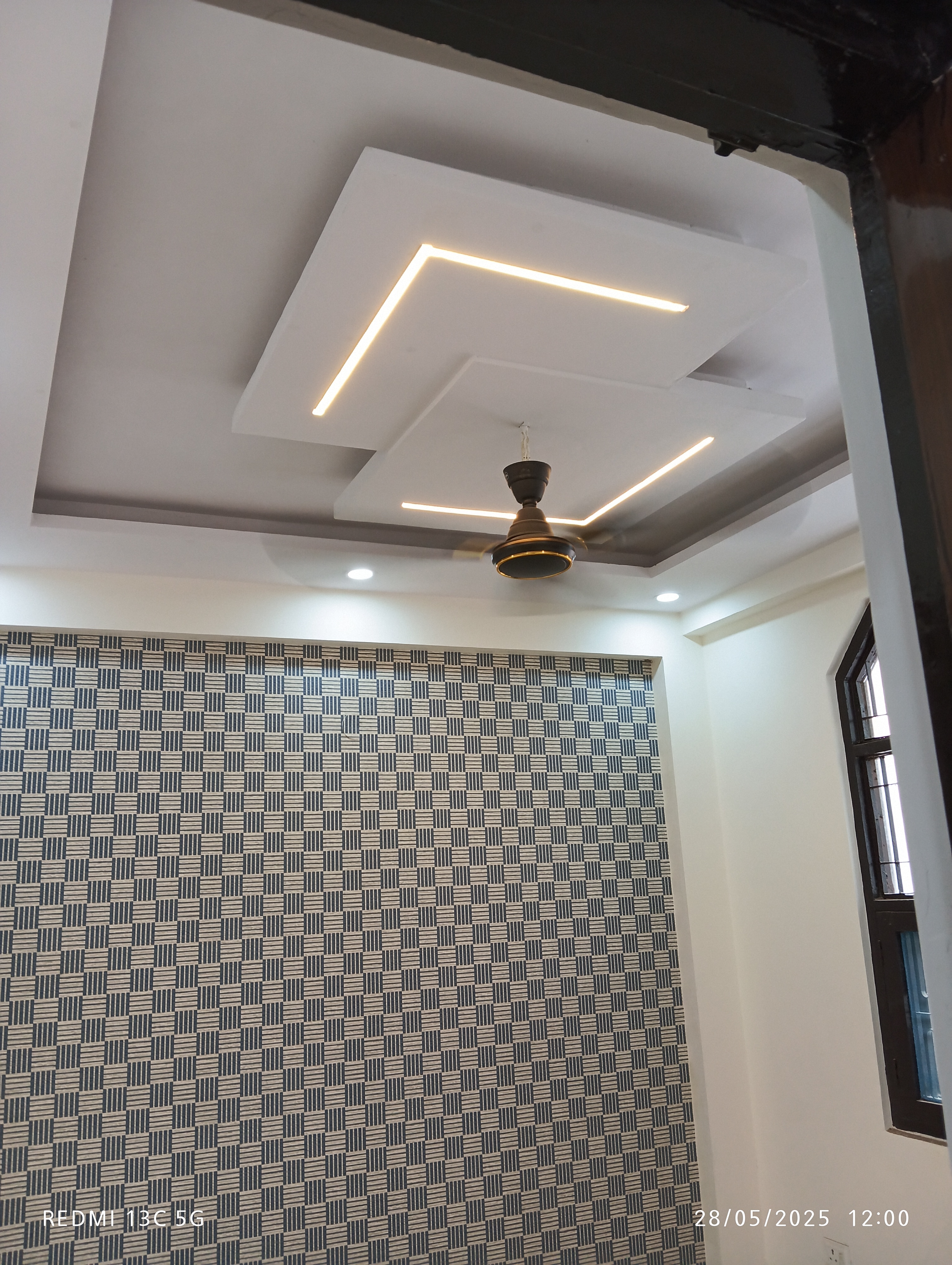 1.5 BHK + Pooja Room Builder Floor For Sale in 8851918536