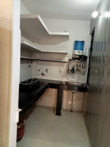 Kitchen in 1.5 BHK Builder Floor at Vishesh Khand, Gomti Nagar – for Rent