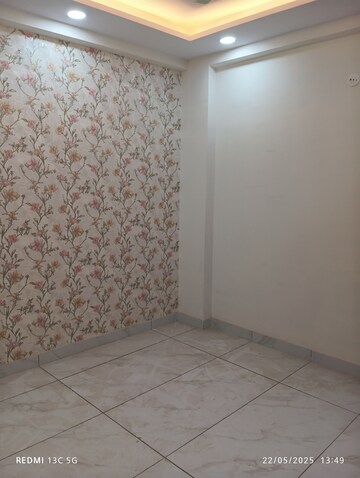 Room in 2.5 BHK Builder Floor at Shalimar Garden – for Sale