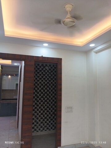 Room in 2.5 BHK Builder Floor at Shalimar Garden – for Sale