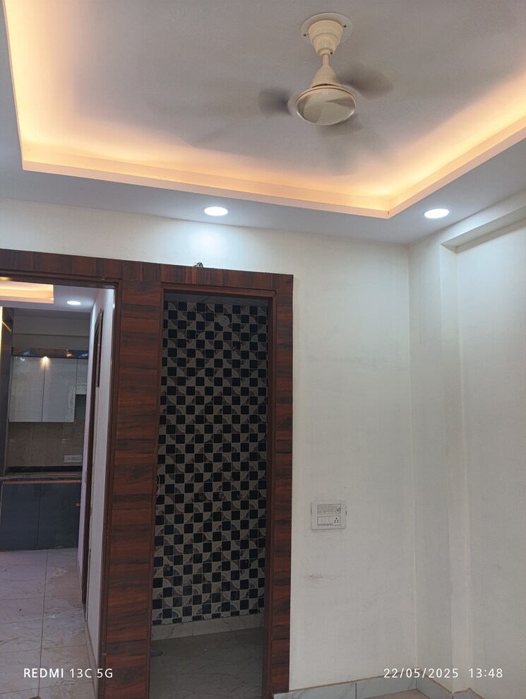Room, shalimar garden 2.5 Bedroom 900 Sq.Ft. Builder Floor In Shalimar Garden Ghaziabad 8759920