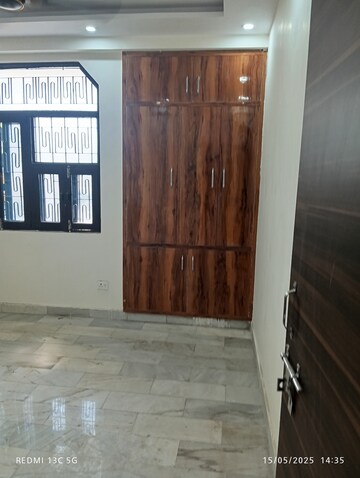 Room in 3.5 BHK Builder Floor at Shalimar Garden – for Sale