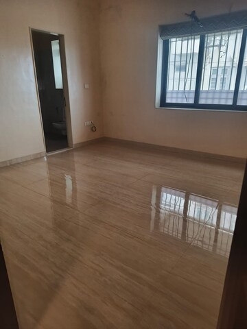 Room in 3 BHK Apartment at Marine Drive – for Rent