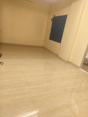 Room in 3 BHK Apartment at Marine Drive – for Rent