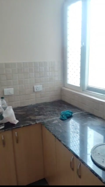 Bathroom in 2 BHK Apartment at Amrapali Dream Valley, Amrapali Dream Valley – for Rent