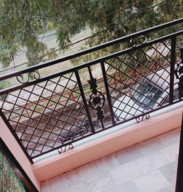 Balcony in 2 BHK Independent House at Aliganj – for Rent