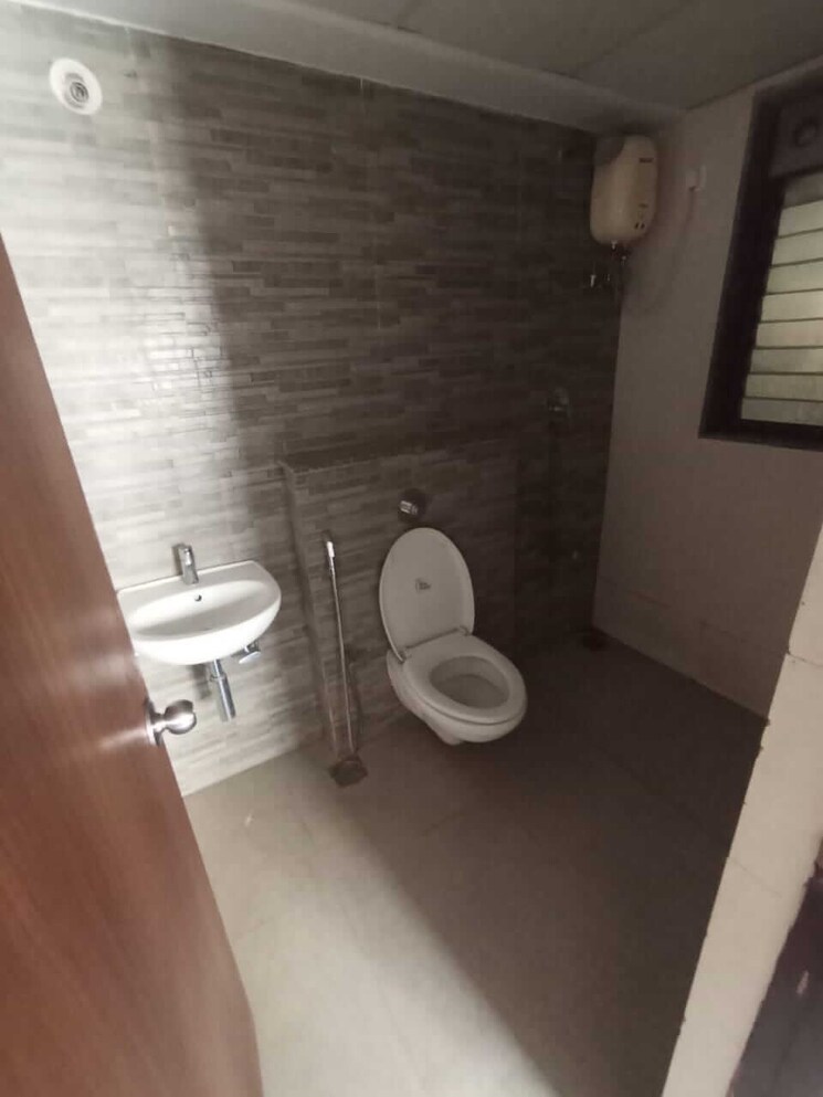 Bathroom, lodha-palava-city-lakeshore-greens 2 Bedroom 630 Sq.Ft. Apartment In Dombivli East Thane 8759935