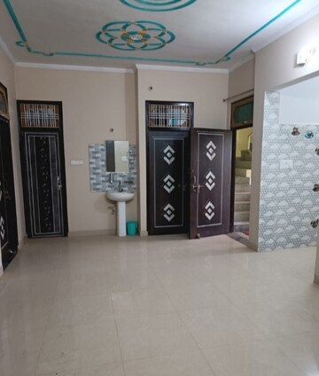 Room in 2 BHK Independent House at Jankipuram – for Rent