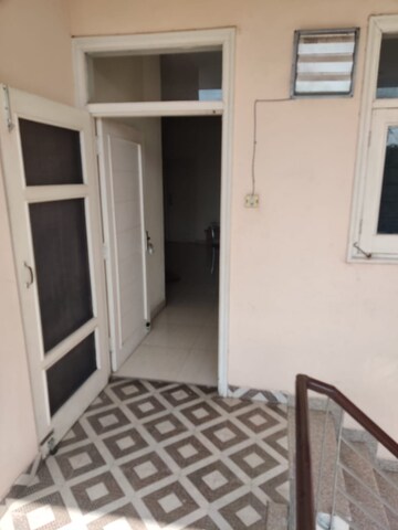 Balcony in 1 BHK Builder Floor at Sector 38 – for Rent