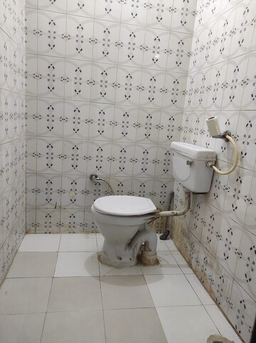 1 RK Builder Floor For Rent in Sector 35