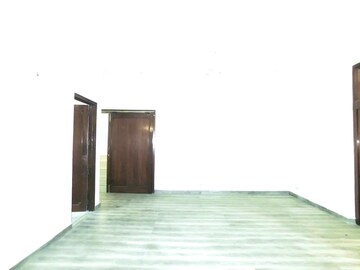 Room in 5 BHK Independent House at Sainik Farm – for Rent