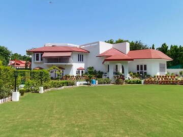 5 BHK Independent House – Exterior View View at Sainik Farm - for Rent
