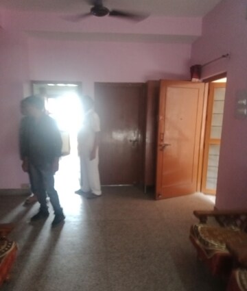 Room in 2 BHK Villa at Jankipuram – for Rent