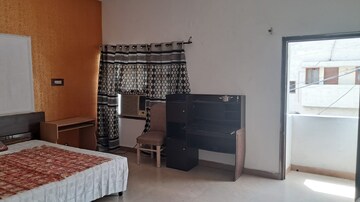 Living Room in 1 RK Builder Floor at Sector 27 – for Rent