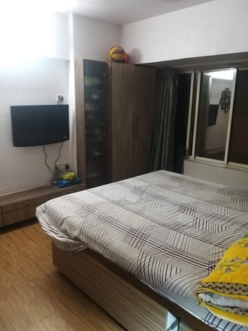 Bedroom in 2.5 BHK Apartment at Morya Blue Moon, Andheri West – for Rent
