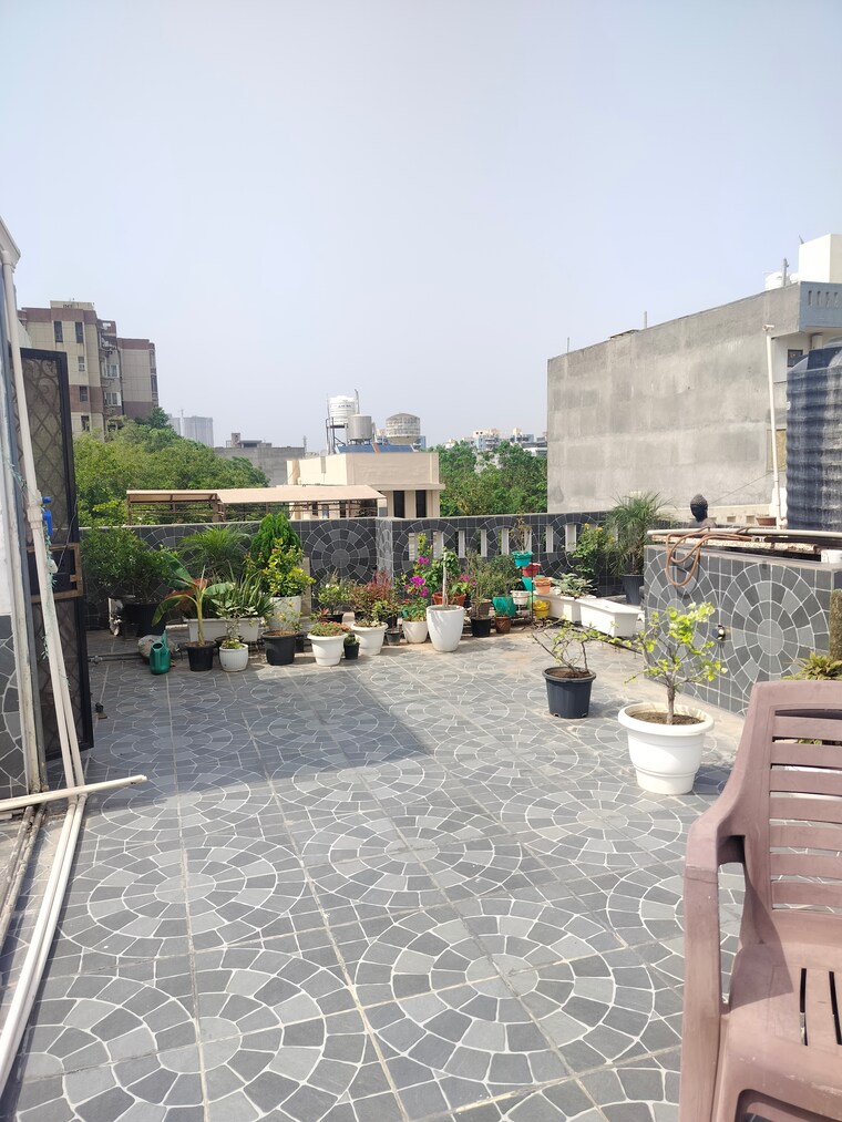 Exterior View, sushant-tower 2.5 Bedroom 1800 Sq.Ft. Builder Floor In Sector 56 Gurgaon 8759966