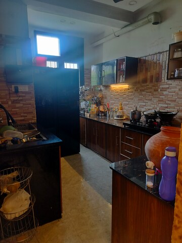 Kitchen in 2.5 BHK Builder Floor at Sushant Tower, Sector 56 – for Sale
