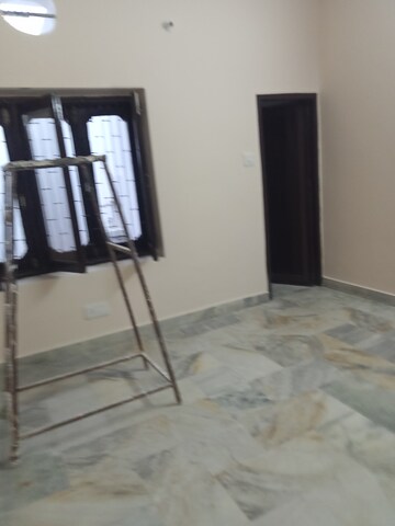Room in 3 BHK Independent House at Aliganj – for Rent