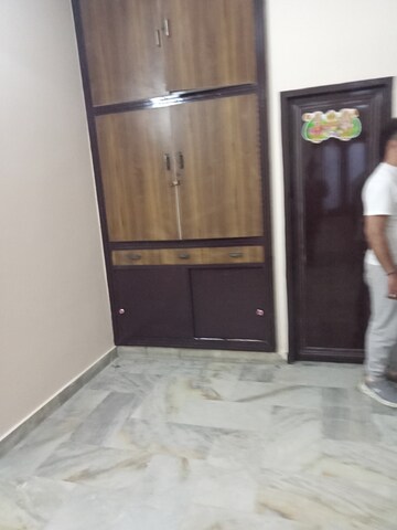 Room in 3 BHK Independent House at Aliganj – for Rent