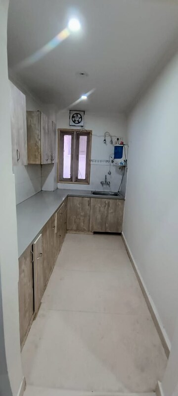 Kitchen in 2 BHK Builder Floor at Unitech South City 1, South City 1 – for Rent