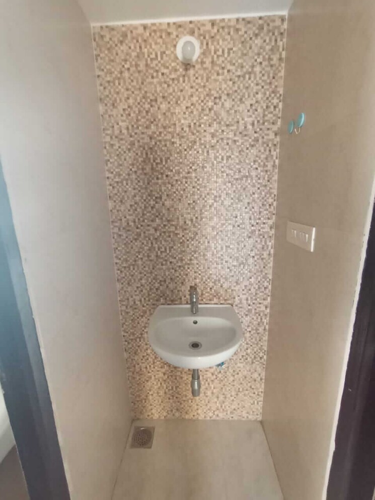 Bathroom, lodha-lakeshore-greens 1 Bedroom 505 Sq.Ft. Apartment In Dombivli East Thane 8759992