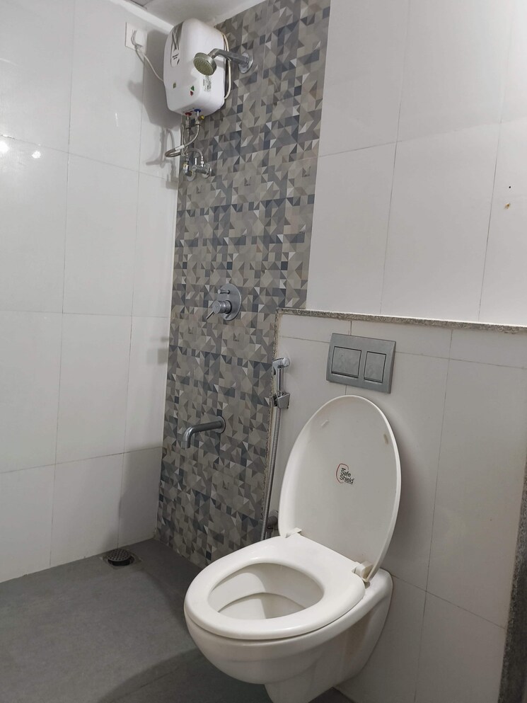 Bathroom, lodha-palava-aurora-b-and-c 3 Bedroom 821 Sq.Ft. Apartment In Dombivli East Thane 8760002