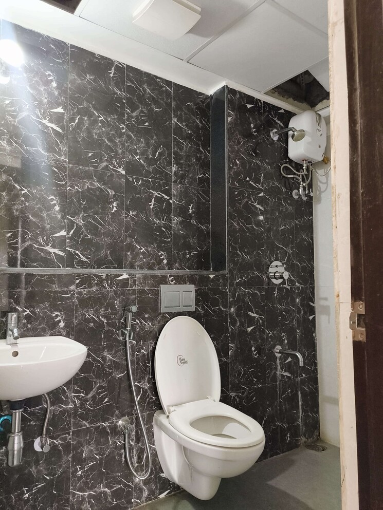 Bathroom, lodha-palava-aurora-b-and-c 3 Bedroom 821 Sq.Ft. Apartment In Dombivli East Thane 8760002