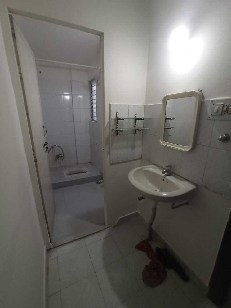 Bathroom, bhusari colony 2 Bedroom 1050 Sq.Ft. Apartment In Bhusari Colony Pune 8760028