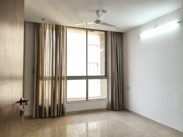 Room in 3 BHK Apartment at Hiranandavi Rodas Enclave Rosehill, Patlipada – for Rent