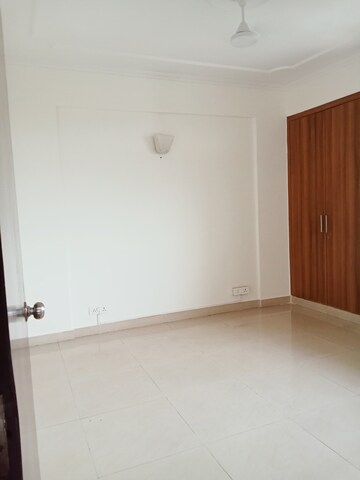 Room in 3 BHK Apartment at B2 Green Glade Apartments, Vasant Kunj – for Rent