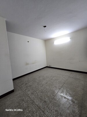 Room in 3 BHK Builder Floor at Sukhdev Vihar – for Sale