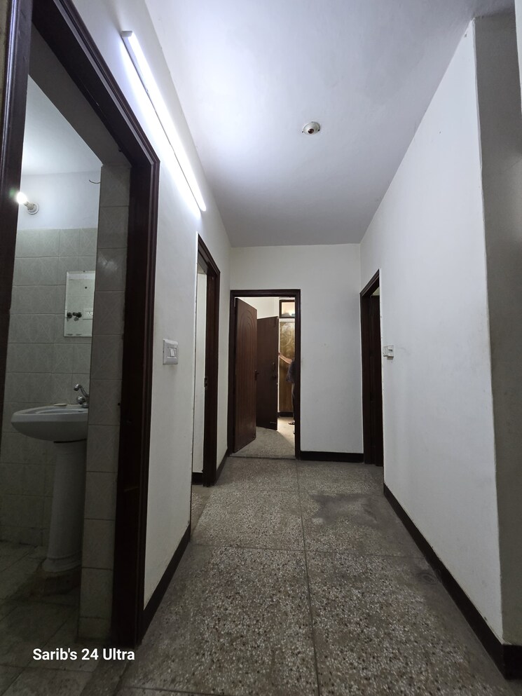 undefined, sukhdev vihar 3 Bedroom 2250 Sq.Ft. Builder Floor In Sukhdev Vihar Delhi 8760118