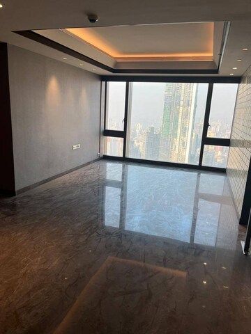 Room in 4 BHK Apartment at Lodha Trump Tower, Worli – for Rent