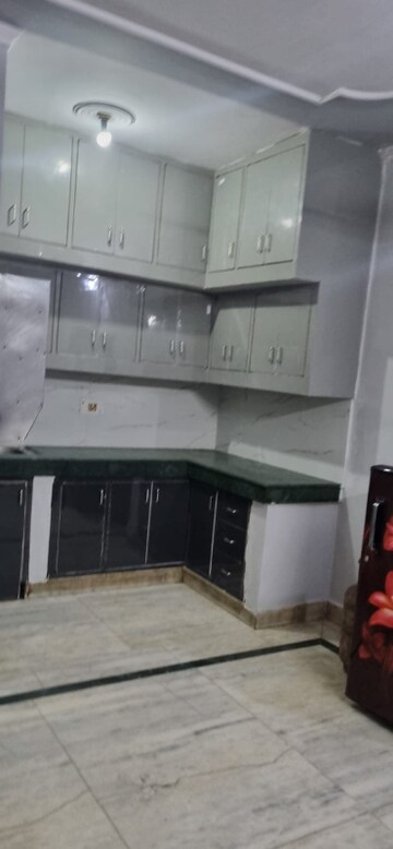 Kitchen in 3 BHK Builder Floor at Sector 77 – for Rent