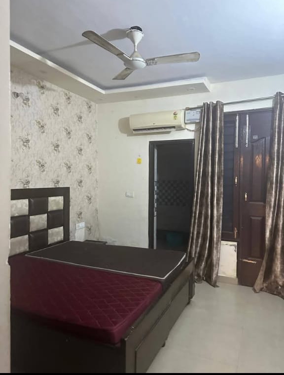 3 BHK Builder Floor For Rent in Sector 77