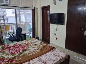 Bedroom in 3 BHK Builder Floor at Sector 77 – for Rent