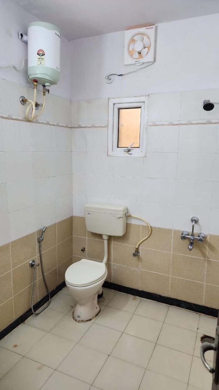 Bathroom, rs-greenwoods 3 Bedroom 1740 Sq.Ft. Apartment In Electronic City Phase ii Bangalore 8760147