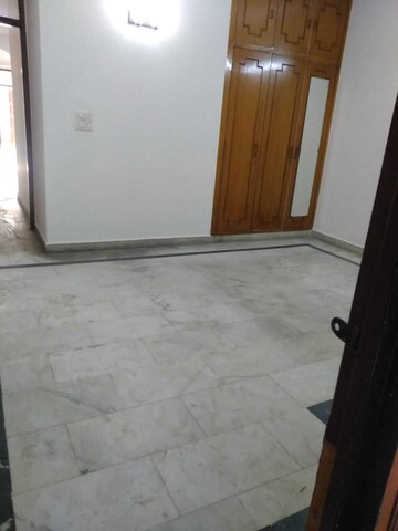 Room in 2 BHK Builder Floor at Lajpat Nagar 4 – for Rent