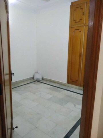 Room in 2 BHK Builder Floor at Lajpat Nagar 4 – for Rent