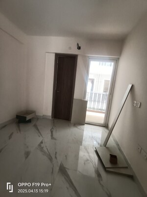 Building Lobby in 3.5 BHK Builder Floor at M3M Soulitude, Sector 89 – for Sale