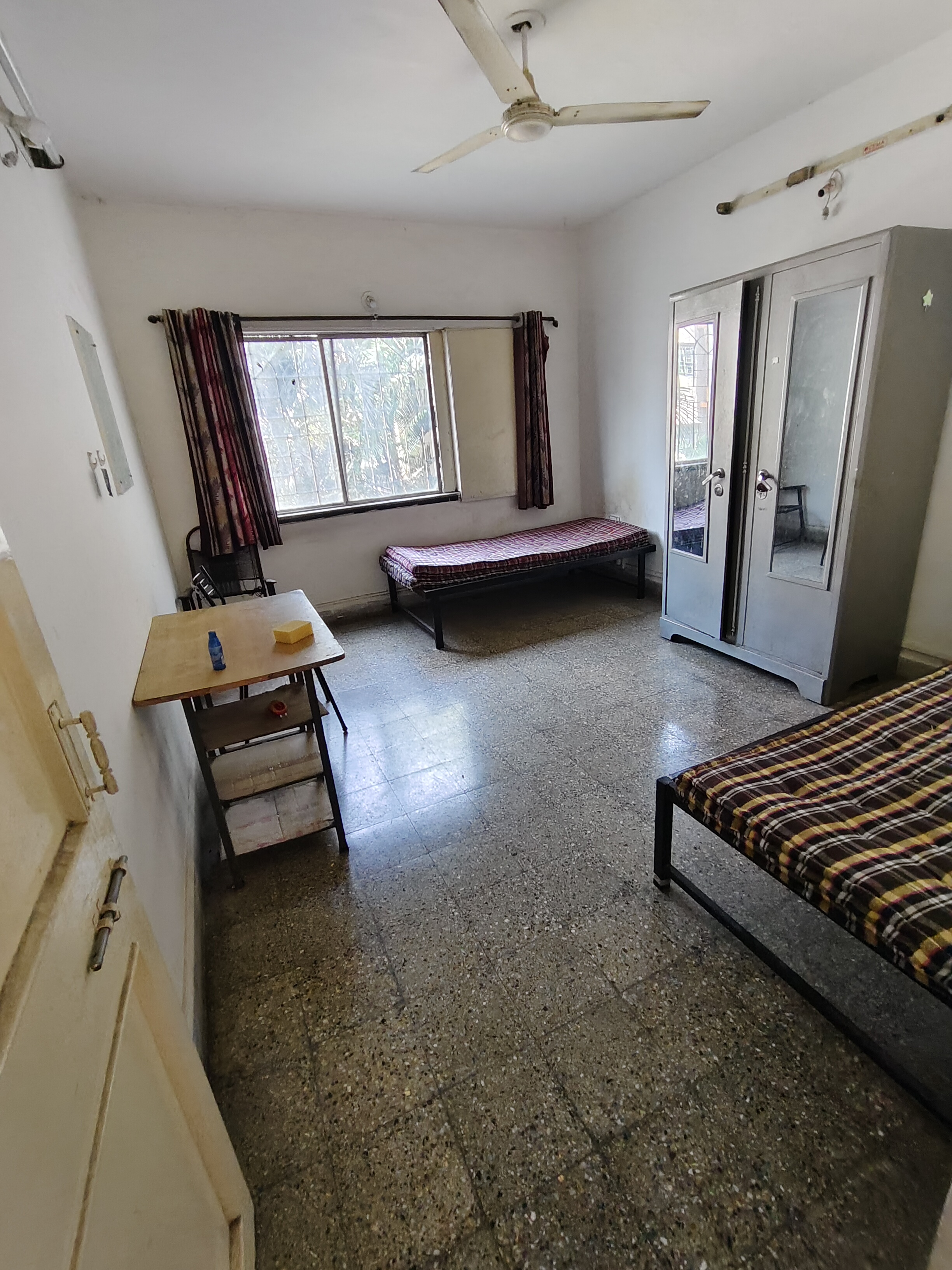 1 BHK Apartment For Rent in Chashm e Shahi