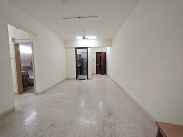 Room in 3 BHK Apartment at Tridhaatu Lakshmi Vani, Chembur – for Rent