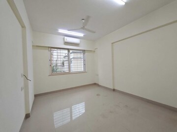 Room in 3 BHK Apartment at Tridhaatu Lakshmi Vani, Chembur – for Rent