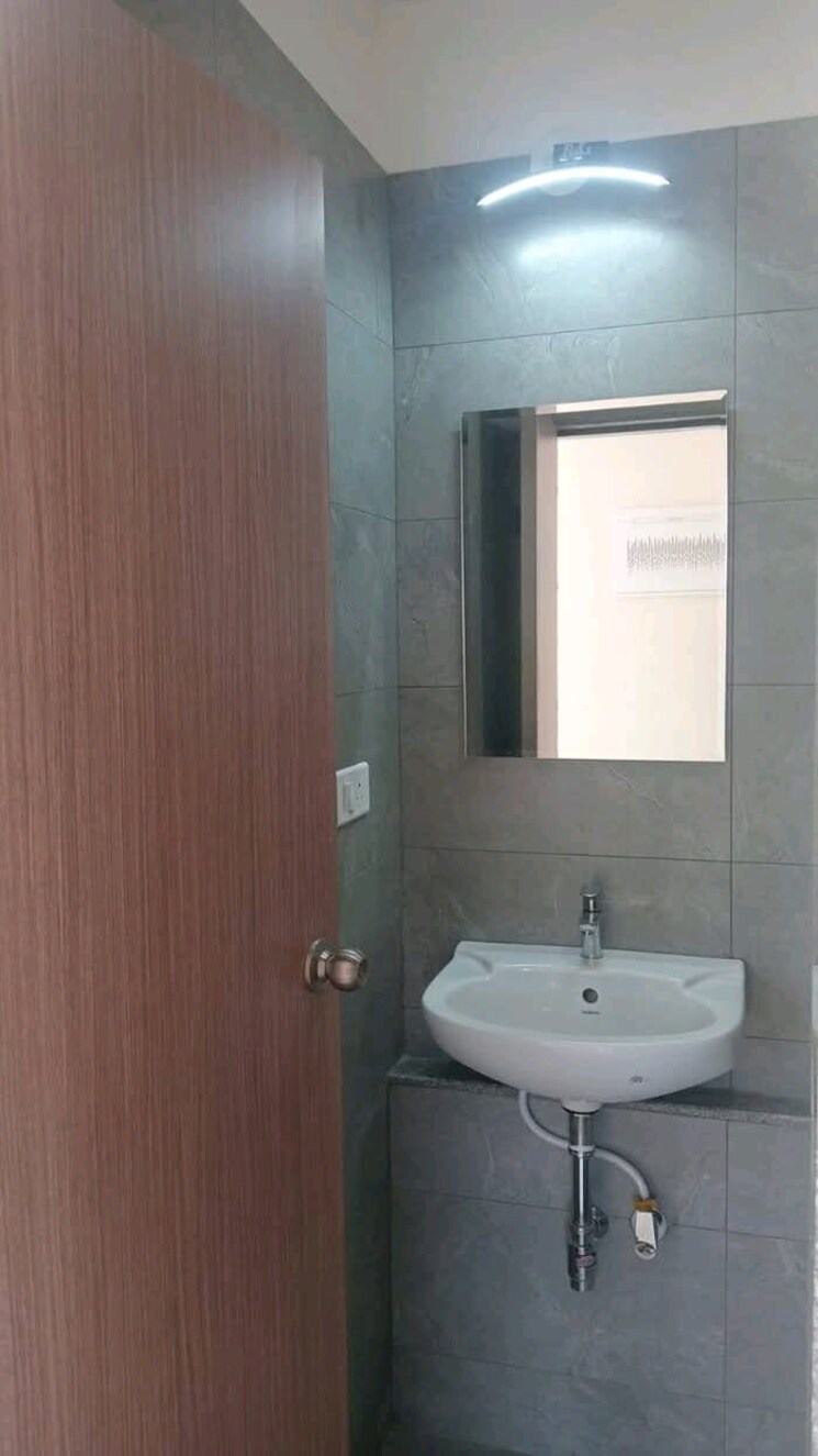 Bathroom, godrej-nest-kandivali 3 Bedroom 880 Sq.Ft. Apartment In Kandivali East Mumbai 8760218