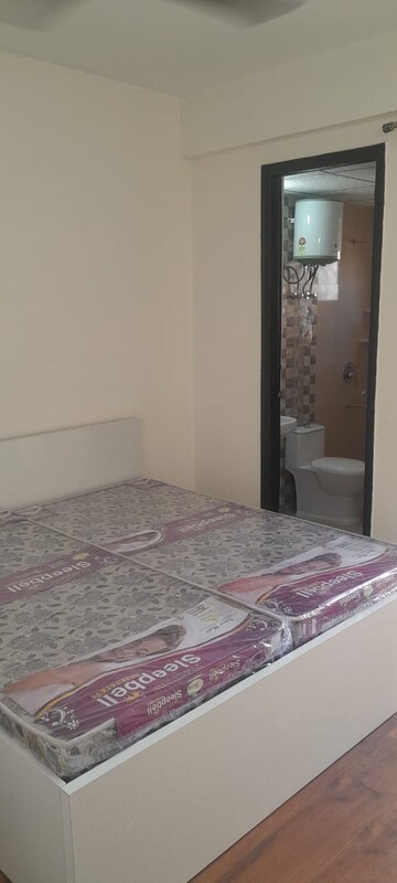 Room in 2.5 BHK Builder Floor at Signature Global Park 4 and 5, Sohna Sector 36 – for Rent