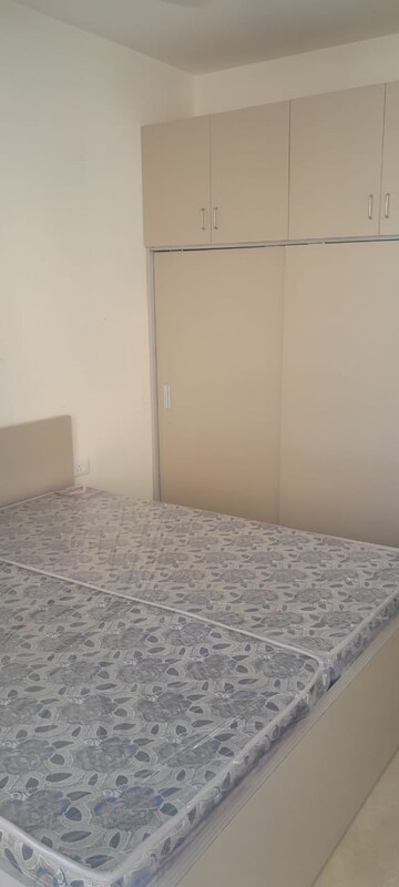 Room in 2.5 BHK Builder Floor at Signature Global Park 4 and 5, Sohna Sector 36 – for Rent