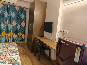 Master Bedroom in 1 BHK Apartment at Paramount Golfforeste, Zeta I Greater Noida – for Rent