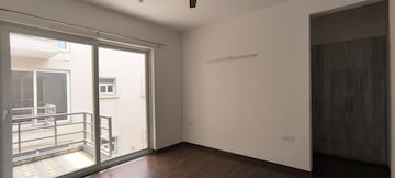 Room in 3 BHK Builder Floor at BPTP Amstoria, Sector 102 – for Rent